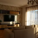 Casa Familiar - Espacosa, Confortavel E Sossegada