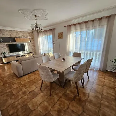 Casa Familiar - Espacosa, Confortavel E Sossegada Pevidem