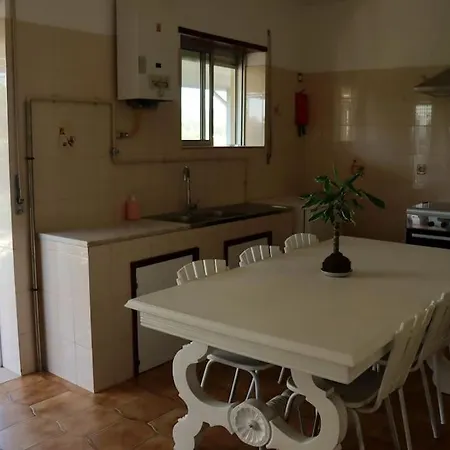 Casa Familiar - Espacosa, Confortavel E Sossegada Pevidem