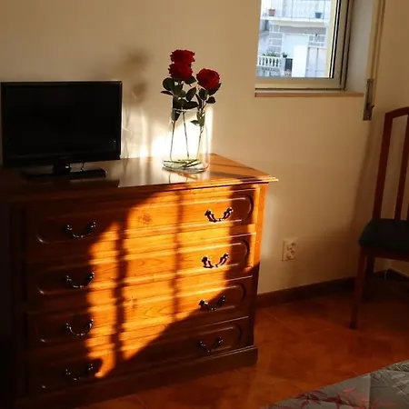Casa Familiar - Espacosa, Confortavel E Sossegada *