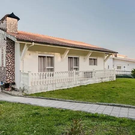 Casa Familiar - Espacosa, Confortavel E Sossegada *