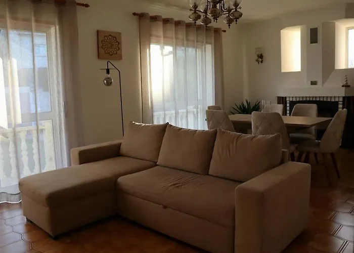 Casa Familiar - Espacosa, Confortavel E Sossegada * Pevidem