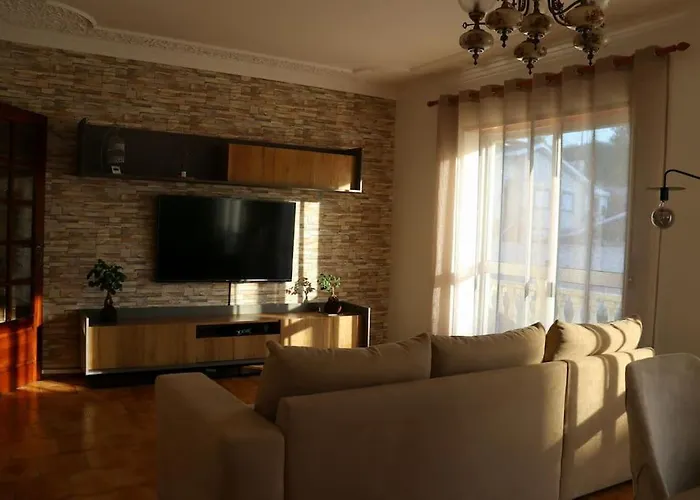 Casa Familiar - Espacosa, Confortavel E Sossegada