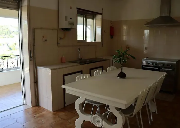Casa Familiar - Espacosa, Confortavel E Sossegada Pevidem