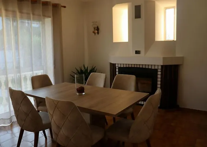Casa Familiar - Espacosa, Confortavel E Sossegada *