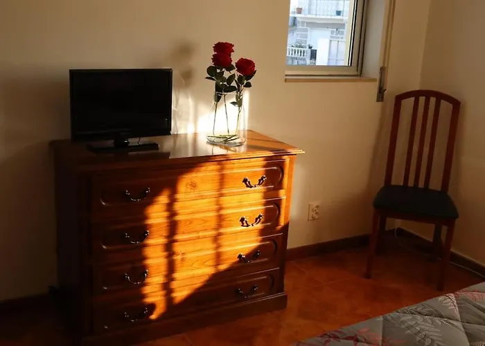 Casa Familiar - Espacosa, Confortavel E Sossegada *